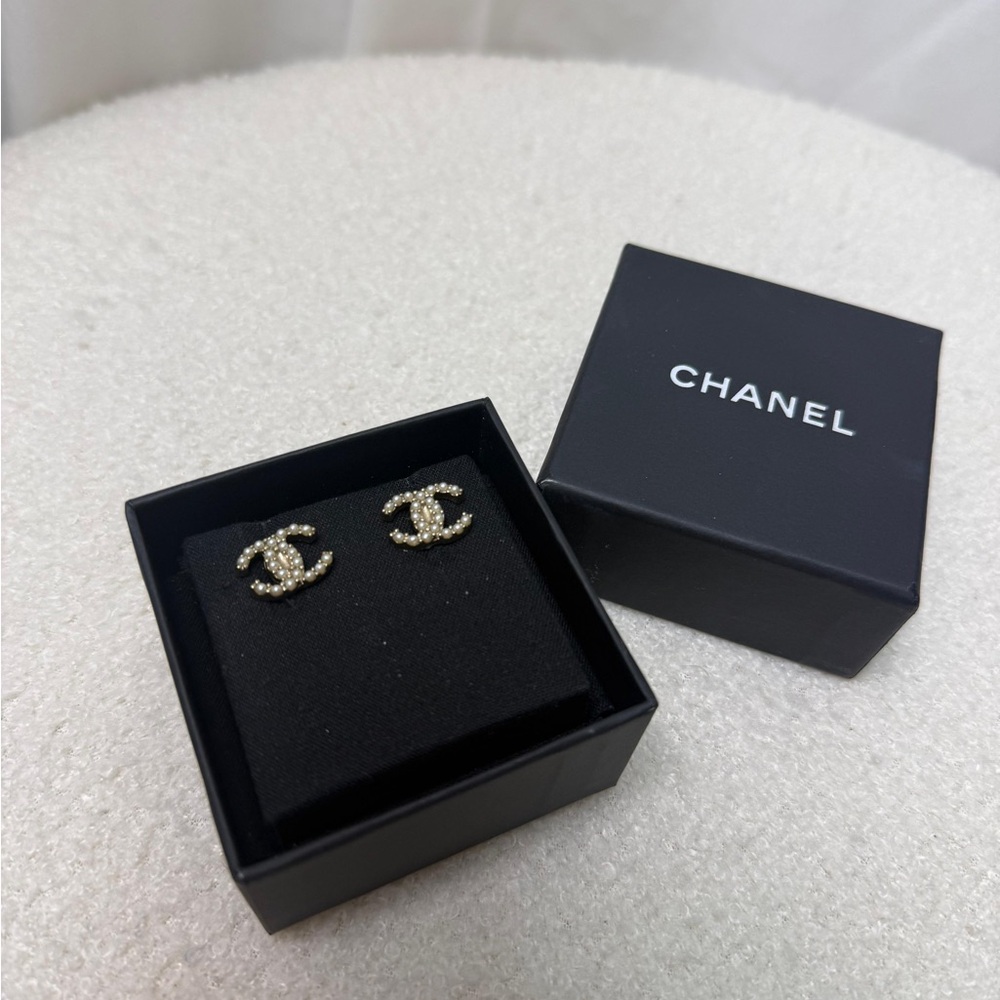 Chanel CC Pearl-Embellished Gold-Tone Stud Clip On Earrings